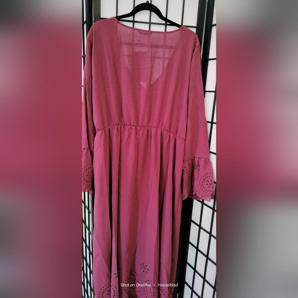 Solid Bell Sleeve Button Dress Size 22/24 - Picture 4 of 8